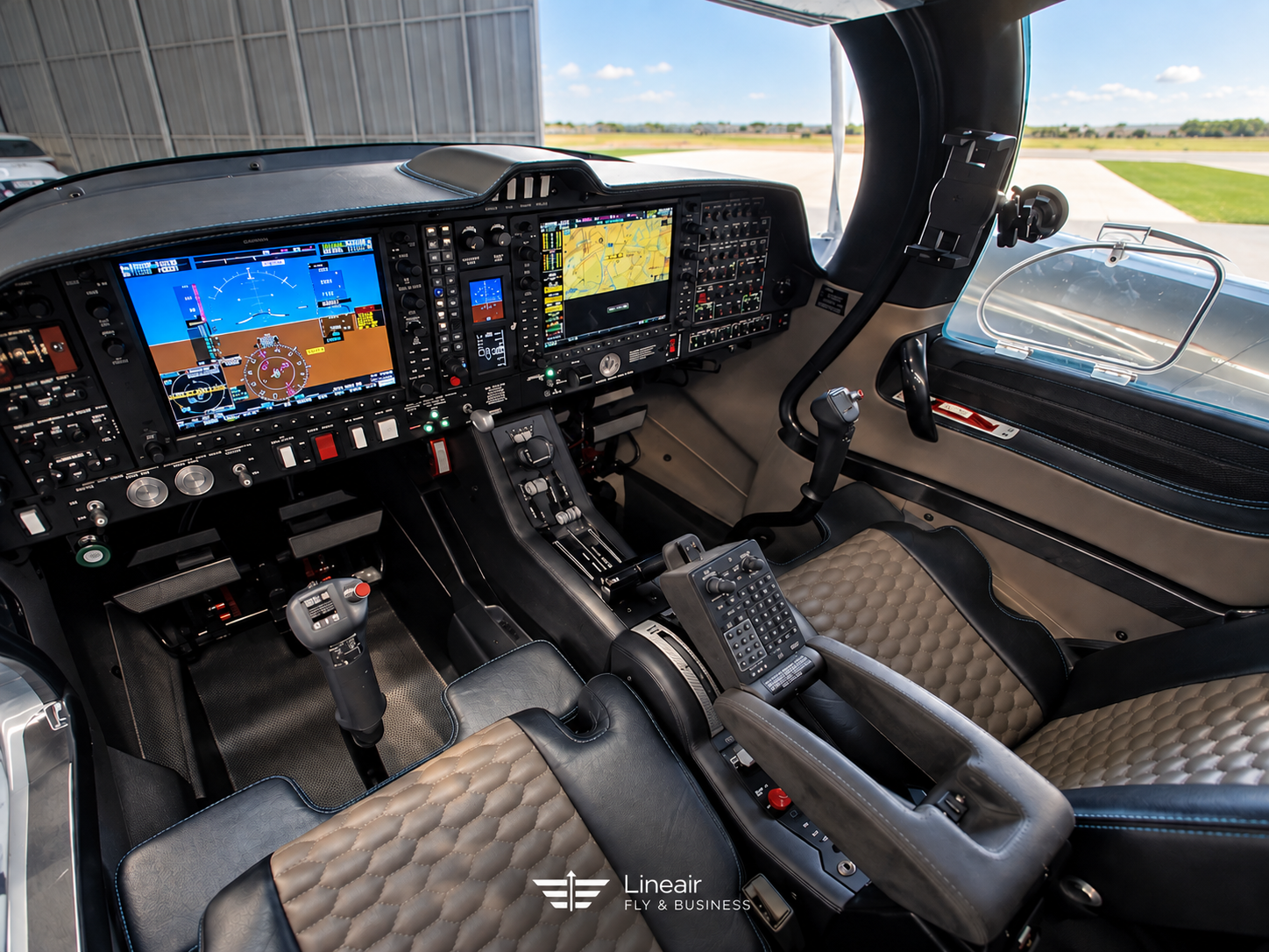 2022 Diamond Aircraft DA62, photo 2